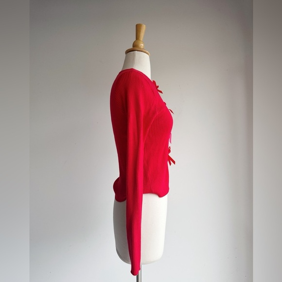 Le Lis Red Ribbon Bow Tie Front Sweater | Size M | Holiday Party Christmas Top - Picture 5 of 7